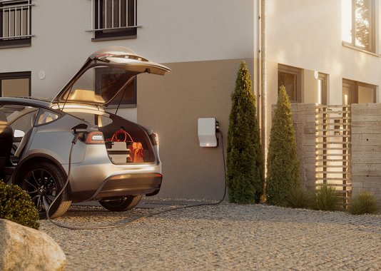 Landhaus-142-modern-Strasse-Putz-WallBox